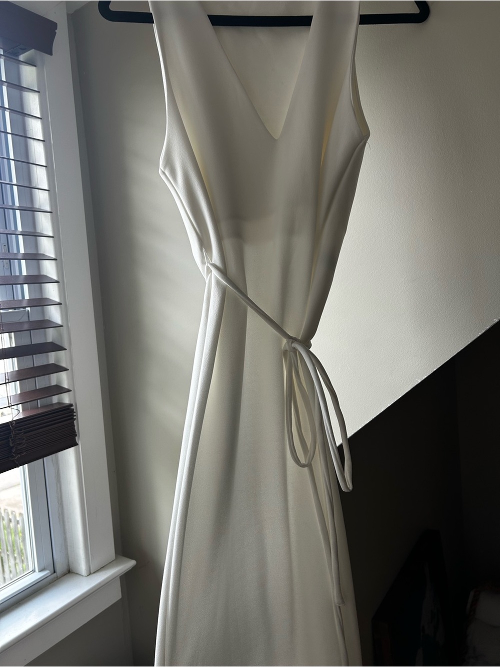 ZARA Ivory V-Neck Sleeveless Dress